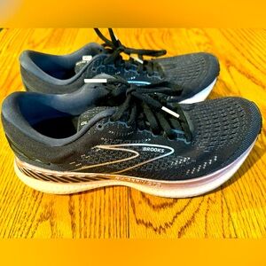 Brooks Glycerin GTS 19, size 9, asking $50